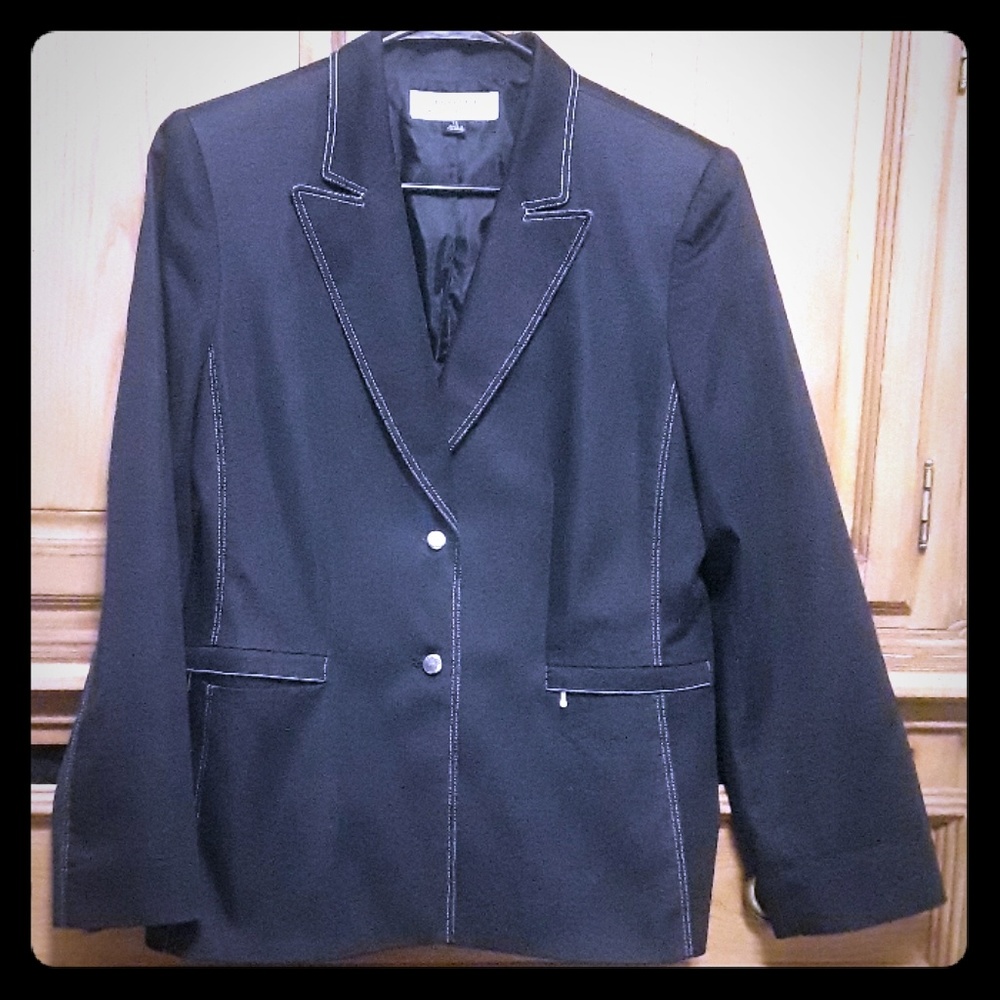 Lightweight TAHARI DENIM BLAZER, SIZE 12.